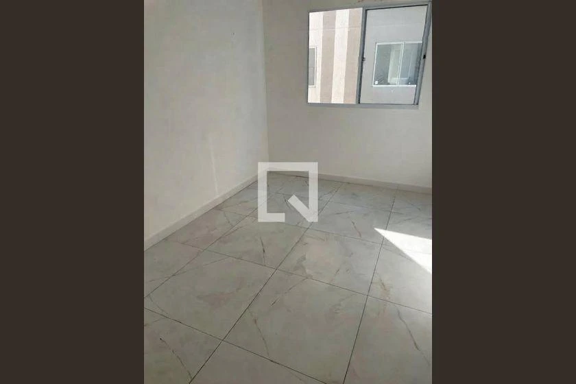 2-bedroom apartment with a compact kitchenette — photo 4
