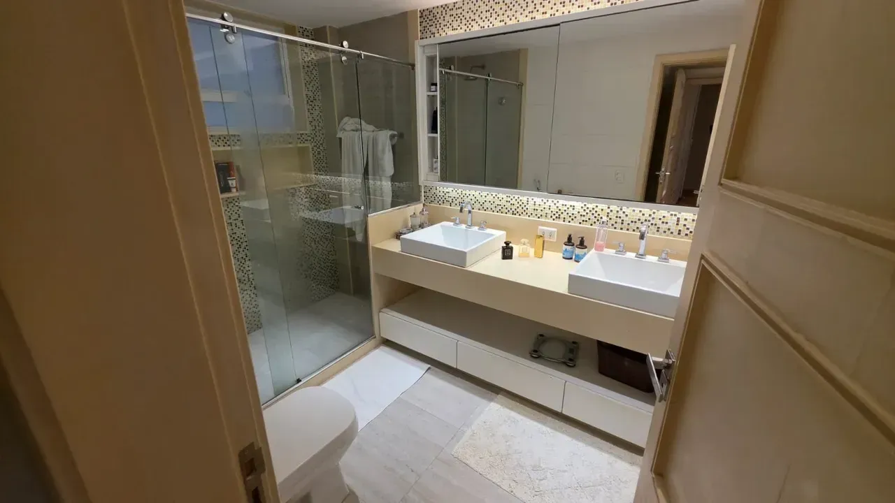 Apartamento com cozinha fechada e 3 quartos — photo 2