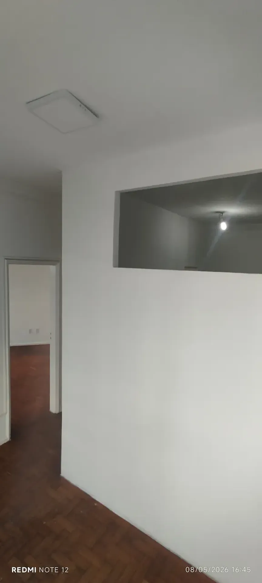Unfurnished 1-bedroom apartment with floor-to-ceiling windows — photo 16