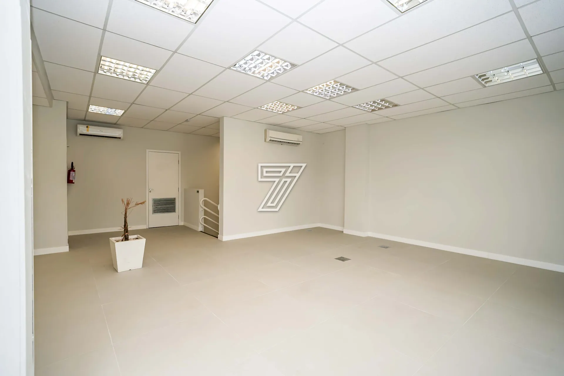 Unfurnished house with 5 bedrooms and 5 bathrooms — photo 29