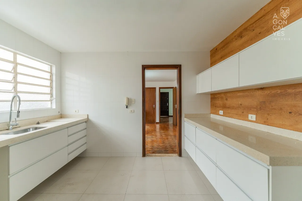 House with 3 bedrooms and 2 parking spaces — photo 4