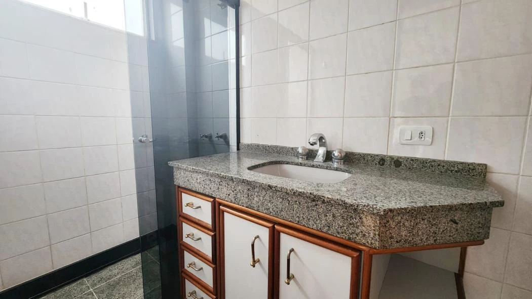 Ванна и 4 спальни: квартира 173 м² — photo 6