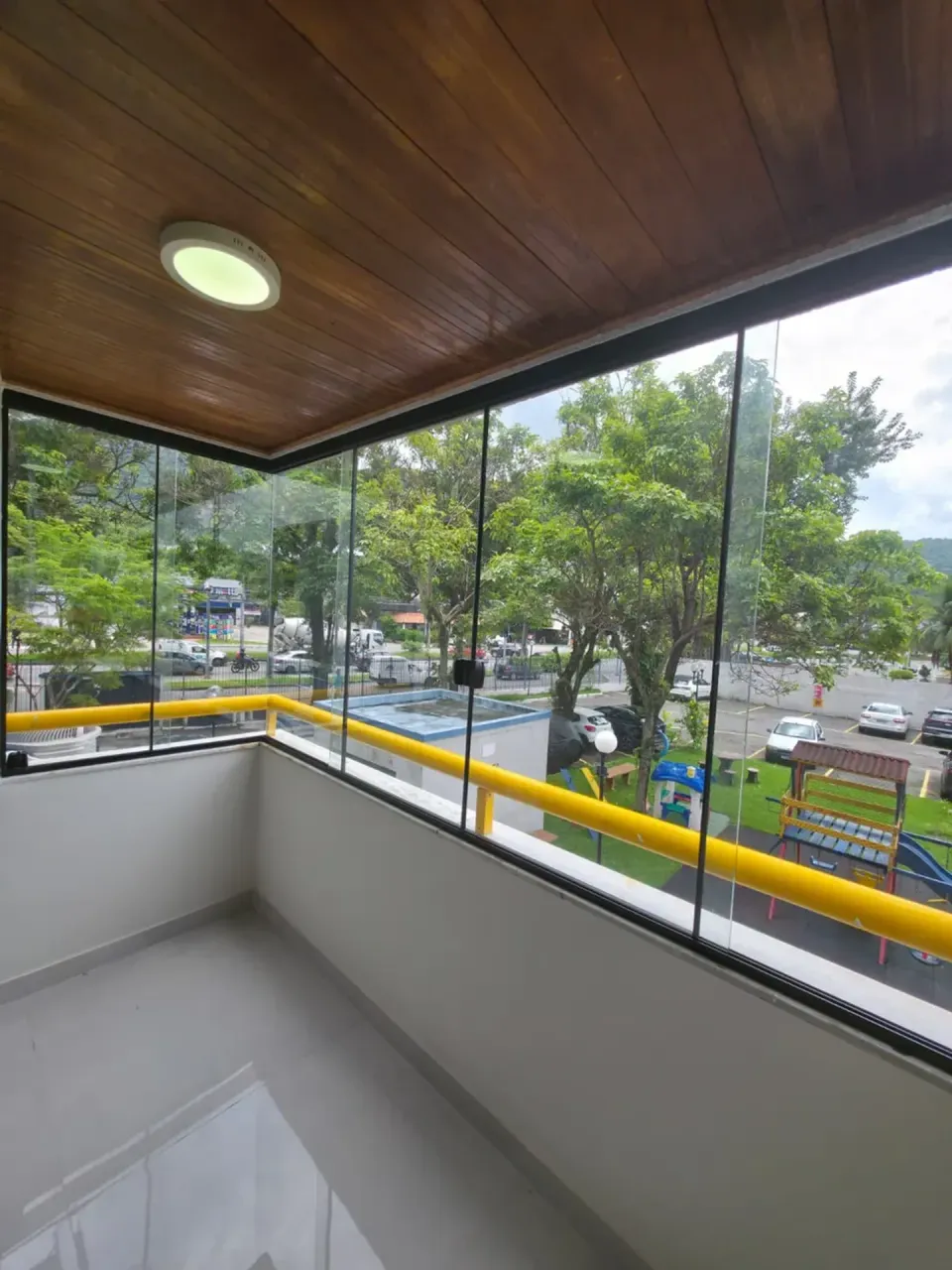 Apartamento de 54 m² com 2 quartos e cozinha separada — photo 2