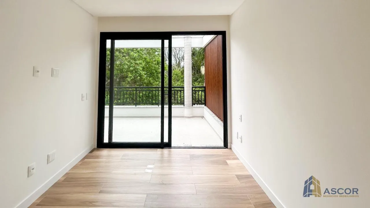 Garden in a 4-bedroom house, 250 m²