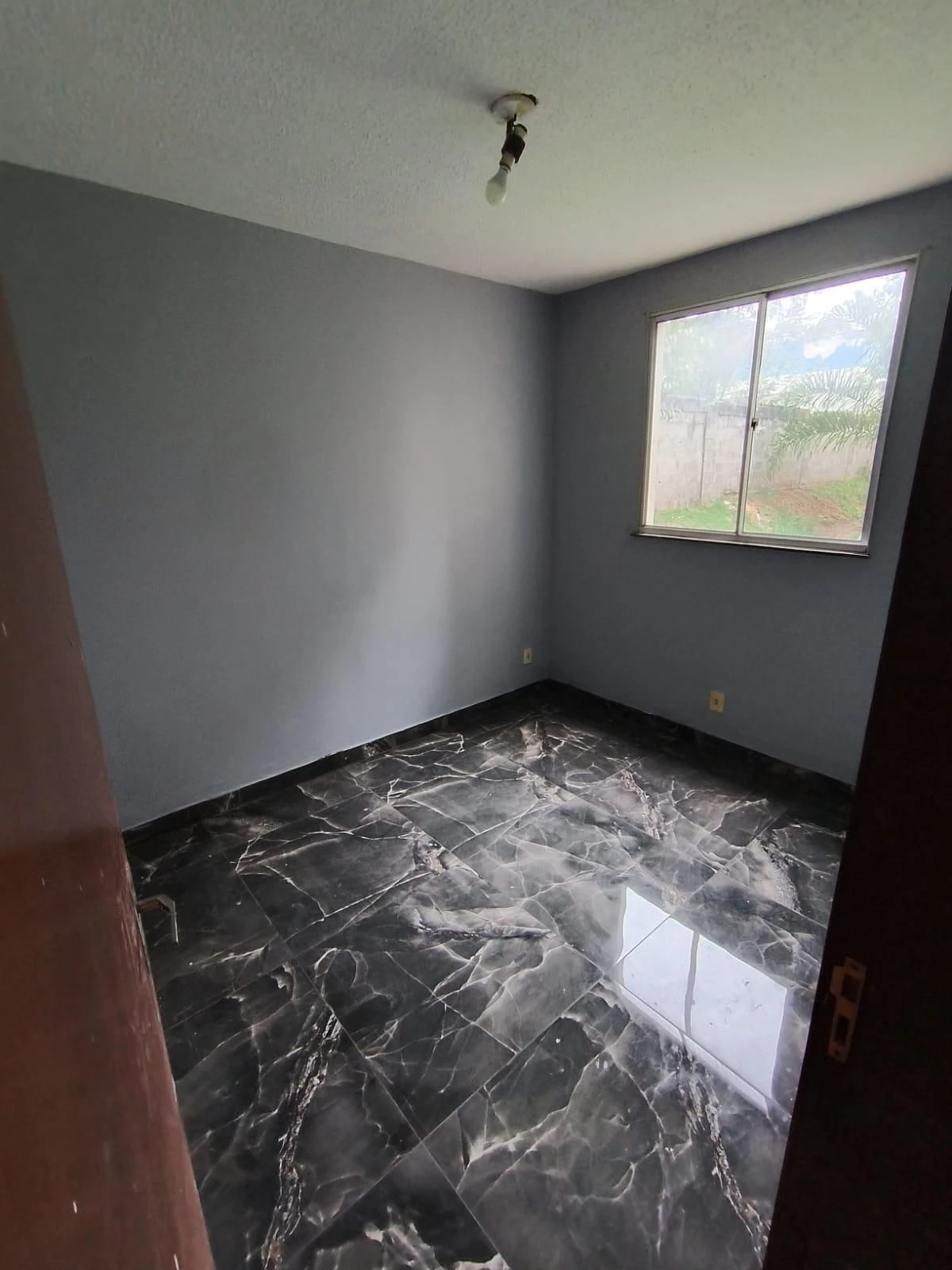 Unfurnished apartment with 2 bedrooms and a closed kitchen — photo 3