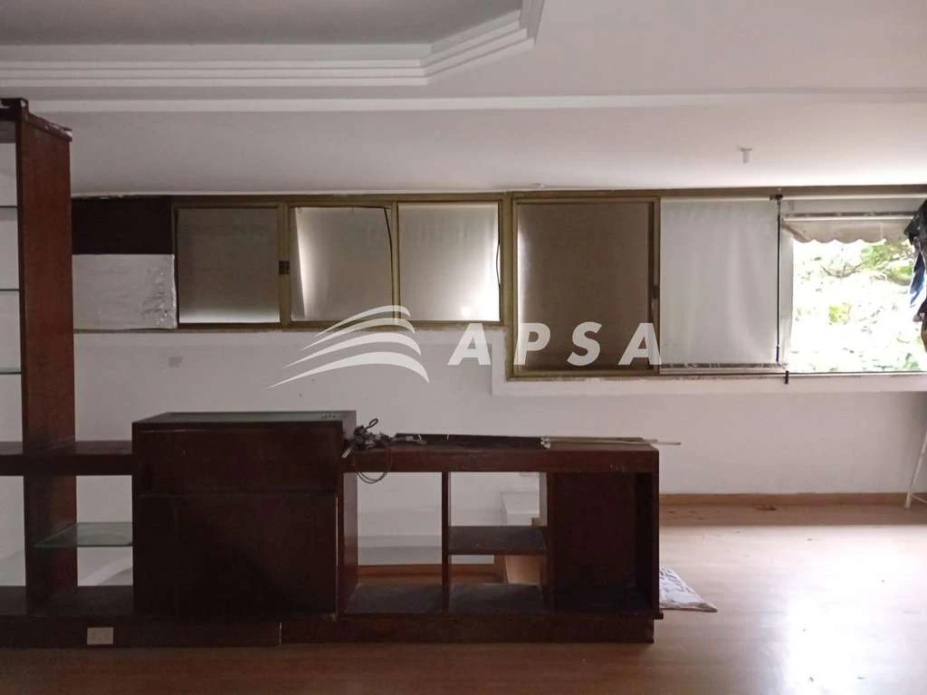 150 m² apartment with a separate closed kitchen — photo 28