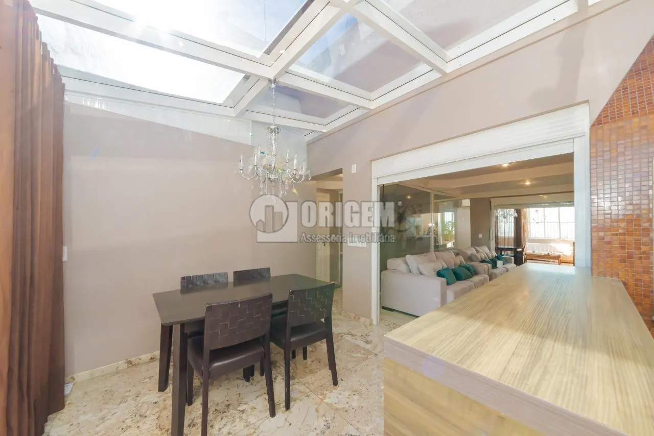 Furnished 216 m² apartment with 3 en-suites — photo 52