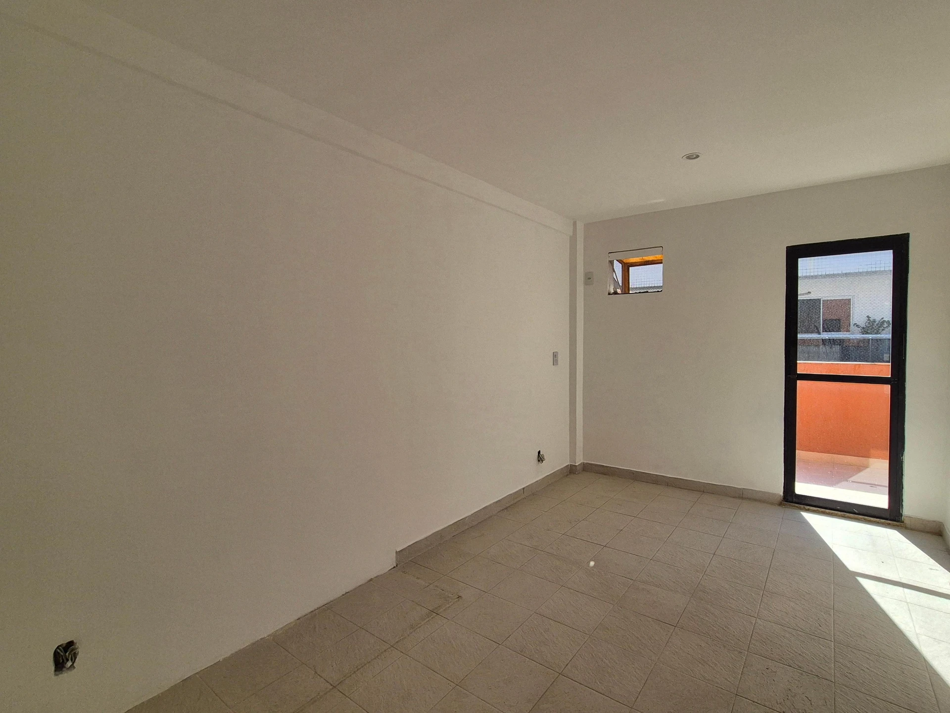 Rental apartment with 2 bedrooms and a balcony — photo 33