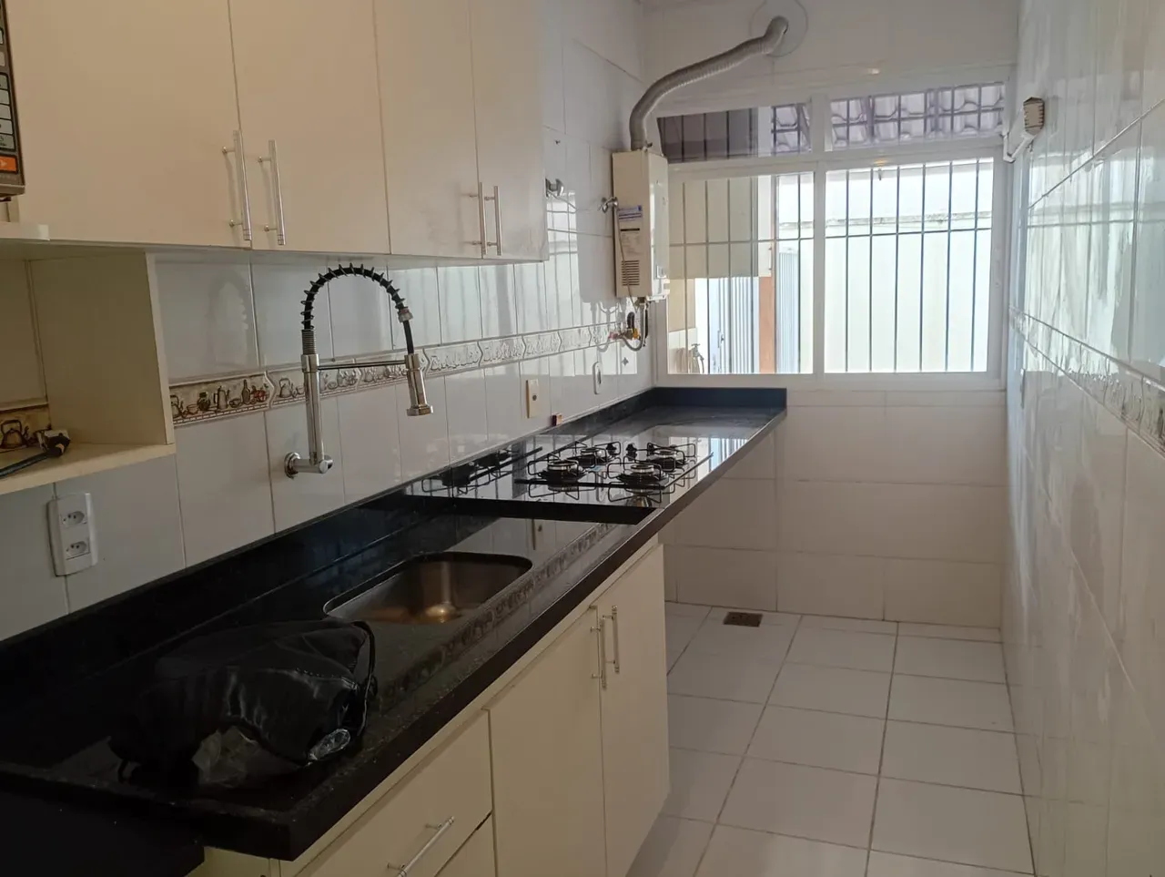 Будинок 50 м² із заскленим балконом та робочим місцем — photo 13
