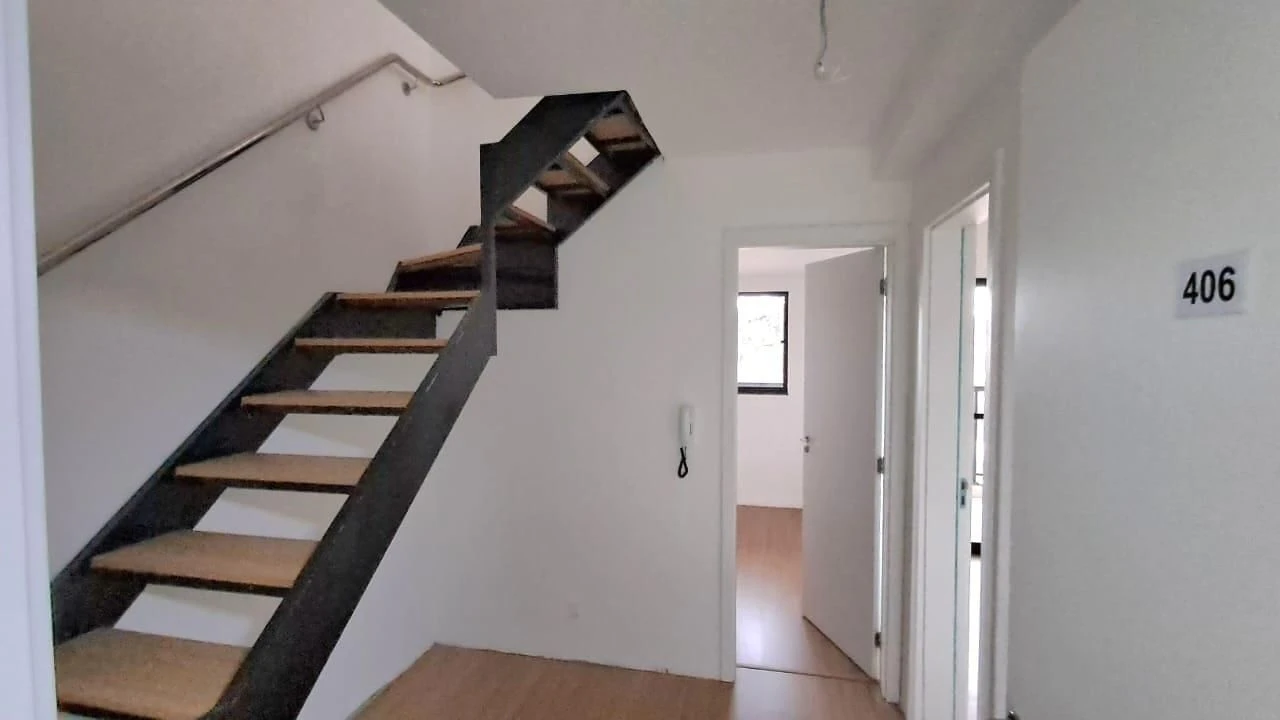 Apartment, 69 m², with wood or laminate floors — photo 4