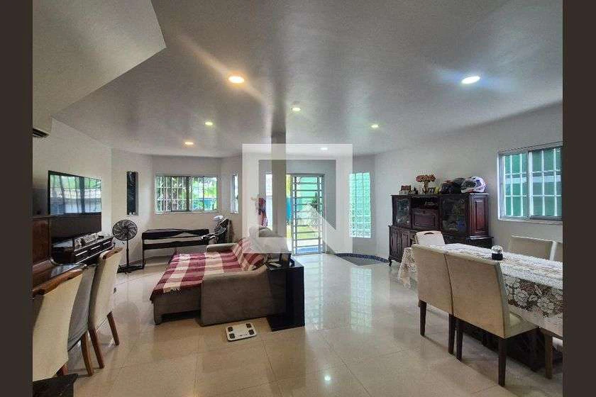Condominium house with 4 bedrooms and a gas stove — photo 2