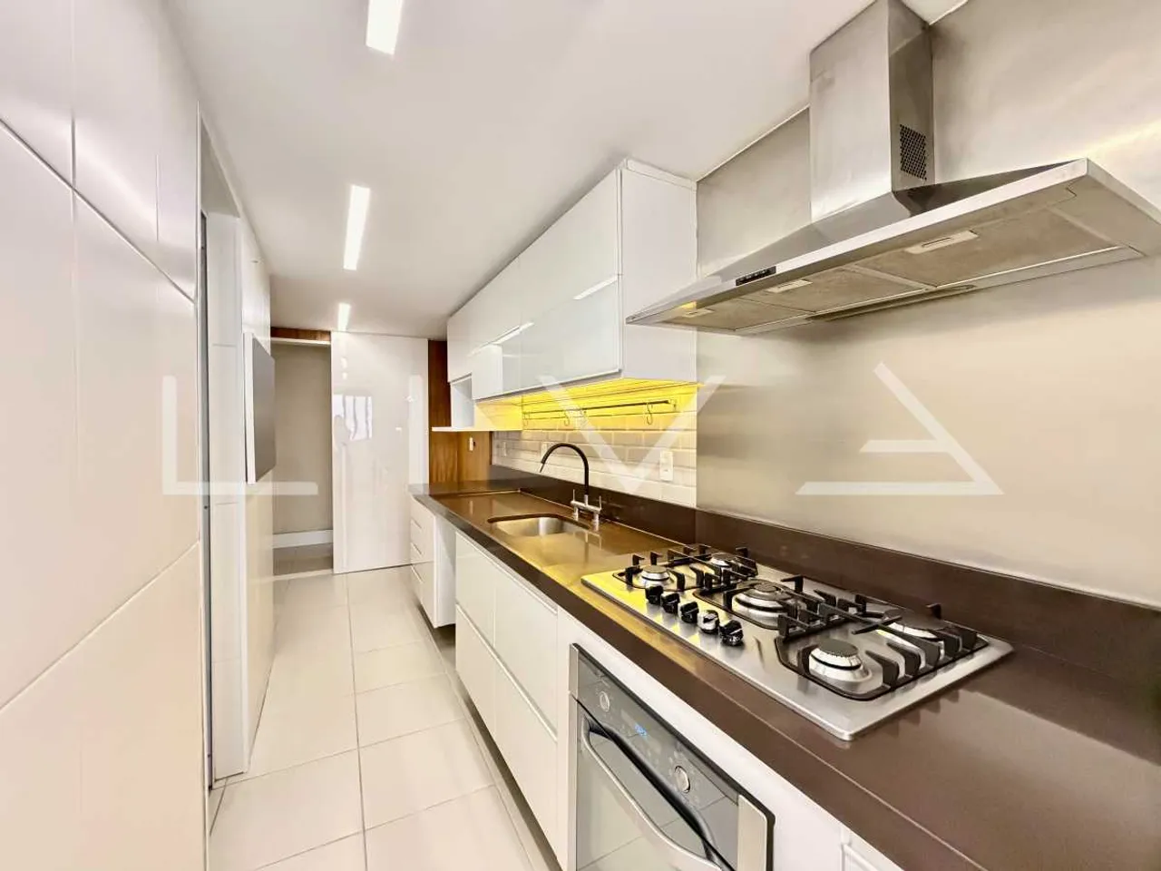 4 quartos e varanda envidraçada: apartamento de 107 m² — photo 2