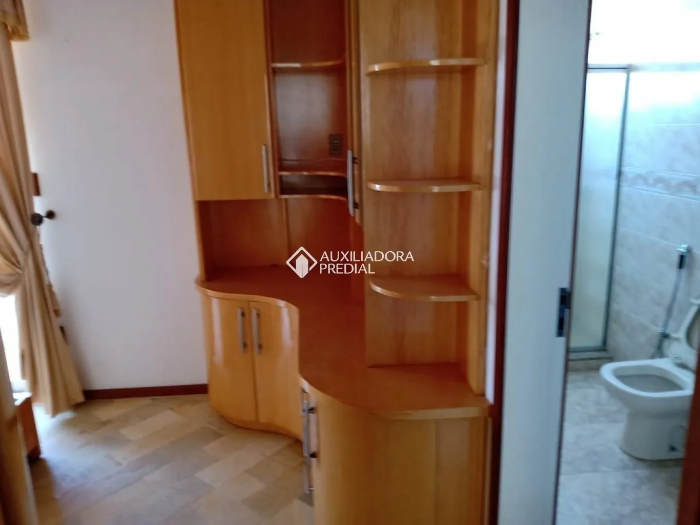 Penthouse with 3 bedrooms and balcony on 5th floor — photo 11