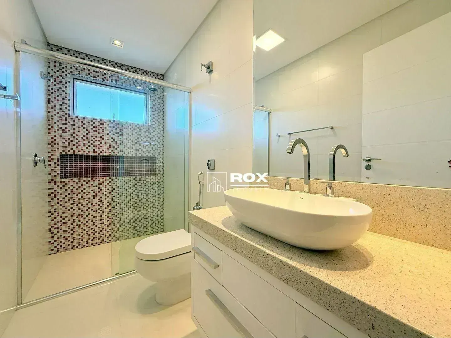 Ground-floor house with 5 en-suite bedrooms — photo 23