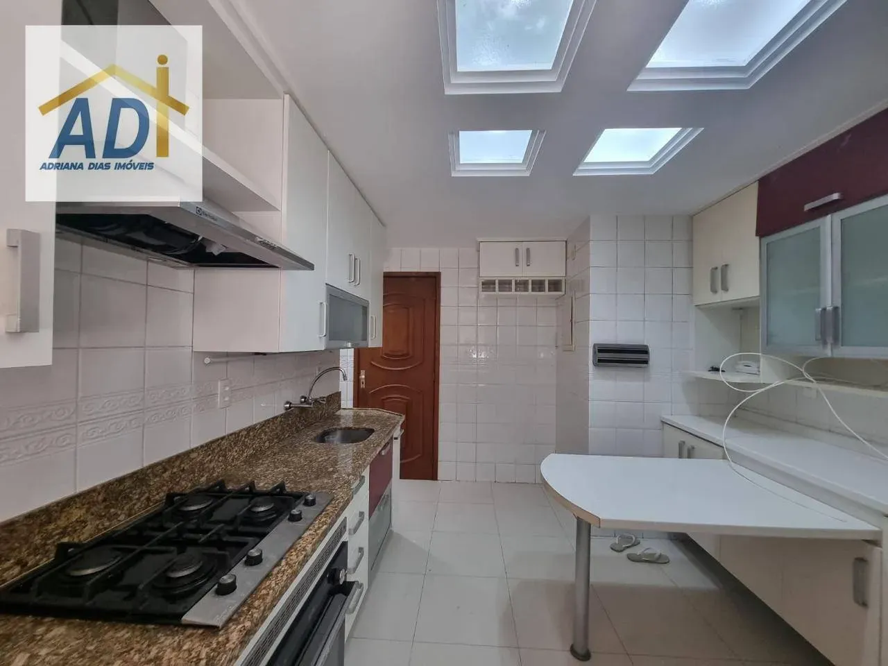3-bedroom apartment with a washing machine — photo 28