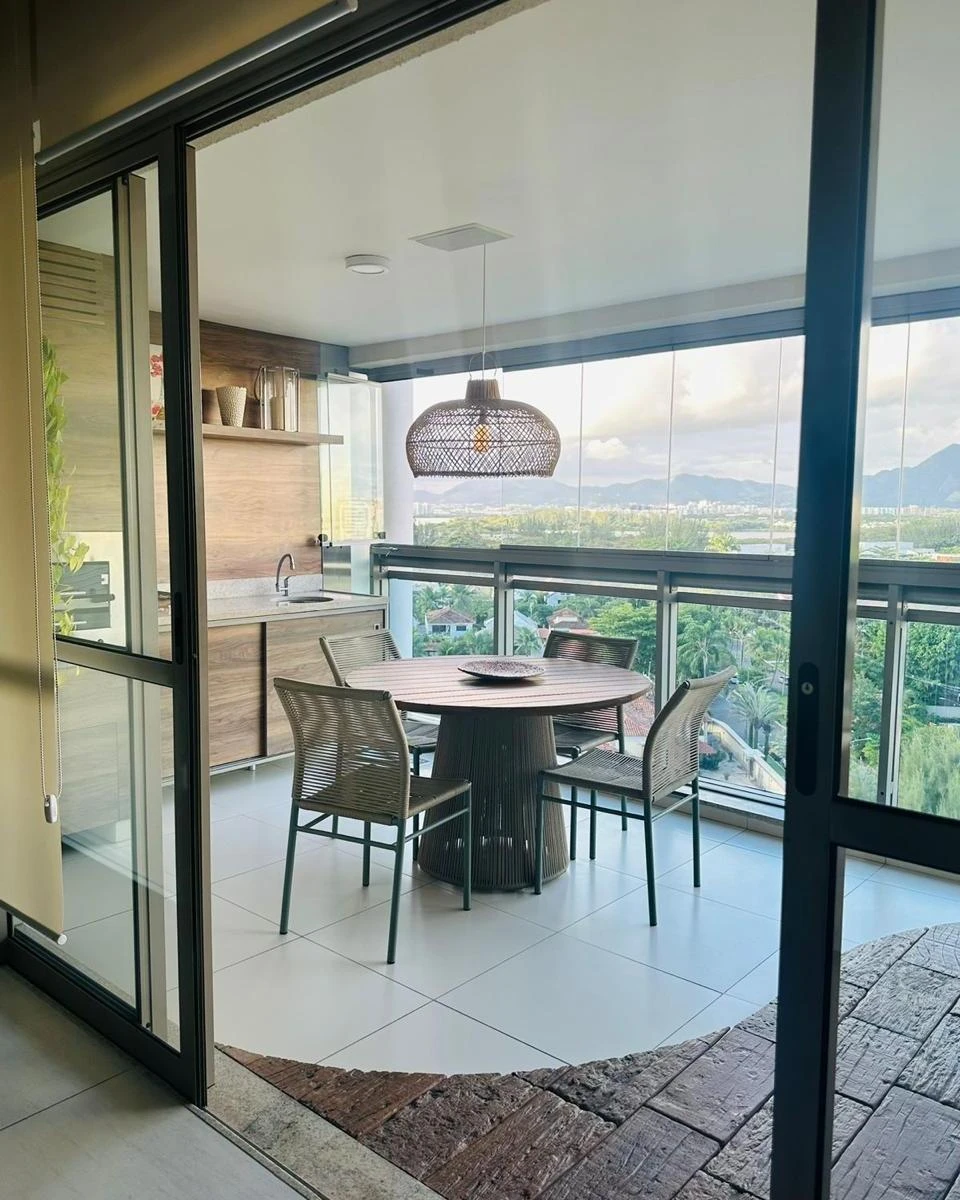 Furnished 260 m² apartment with open-plan kitchen — photo 2