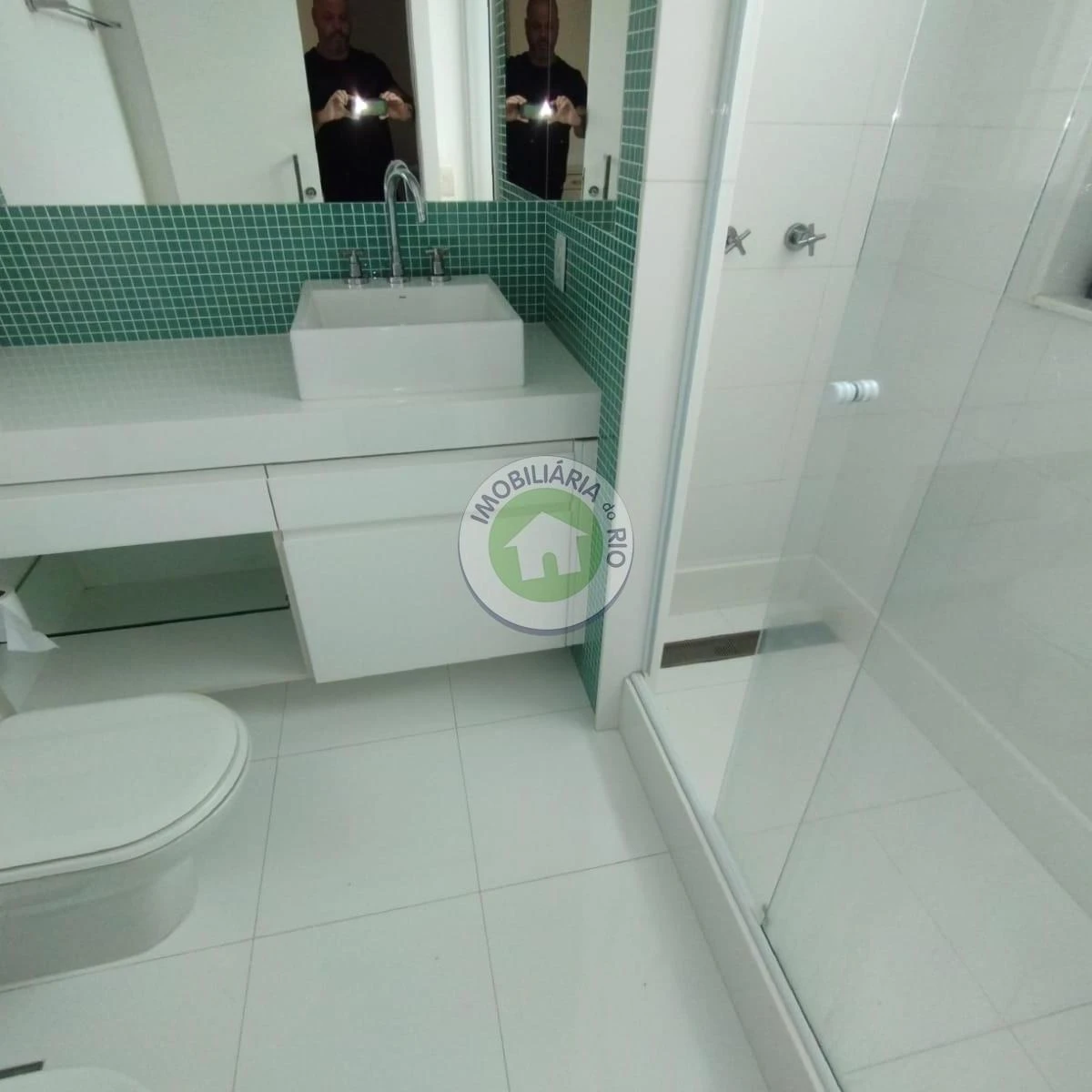 333 m² apartment with 4 en-suite bedrooms and 3 parking spots — photo 3