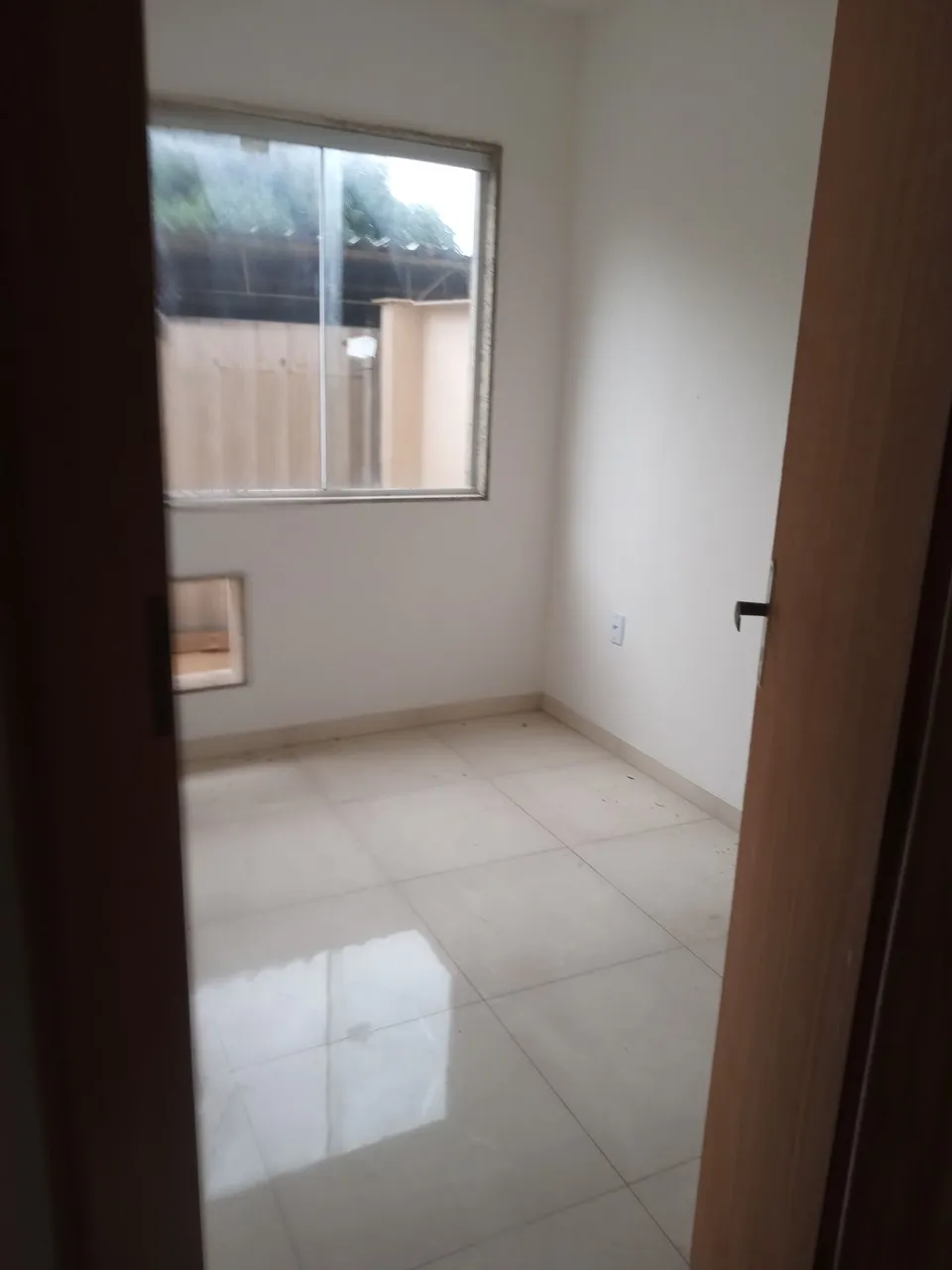Balcony with a grill in a 3-bedroom house, 135 m² — photo 6