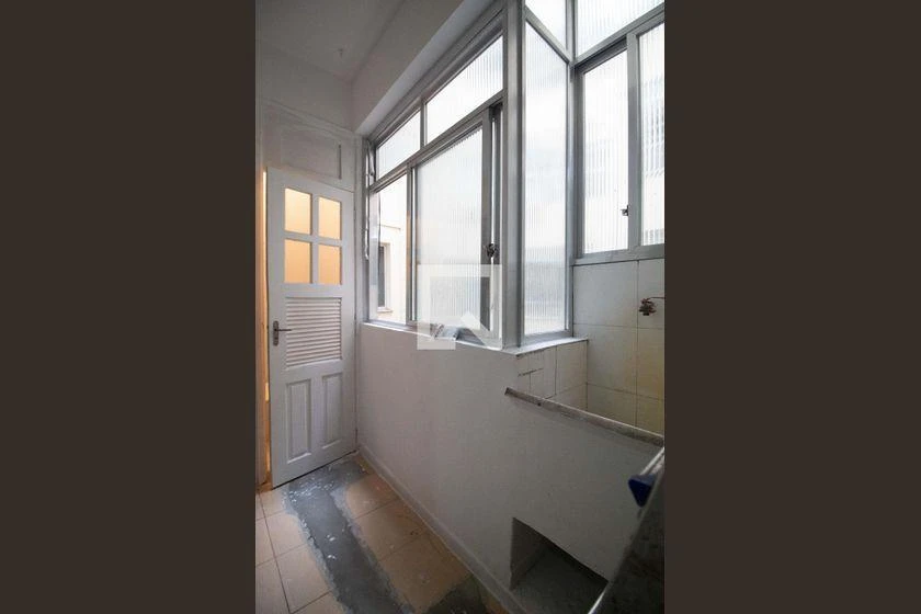 2-bedroom apartment with wood or laminate floors — photo 26