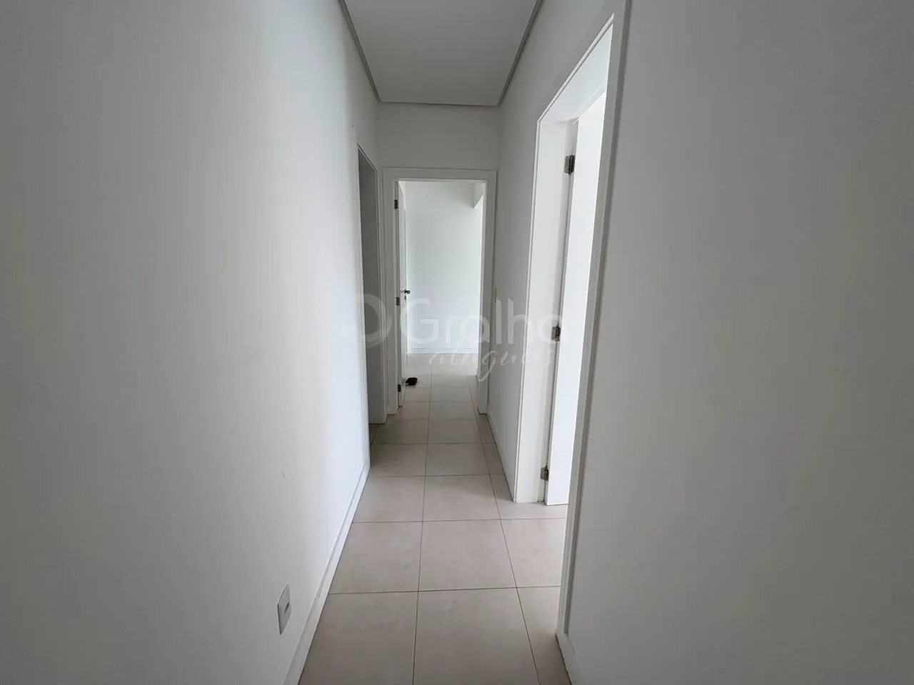Furnished 129 m² apartment with 2 bedrooms and balcony — photo 9
