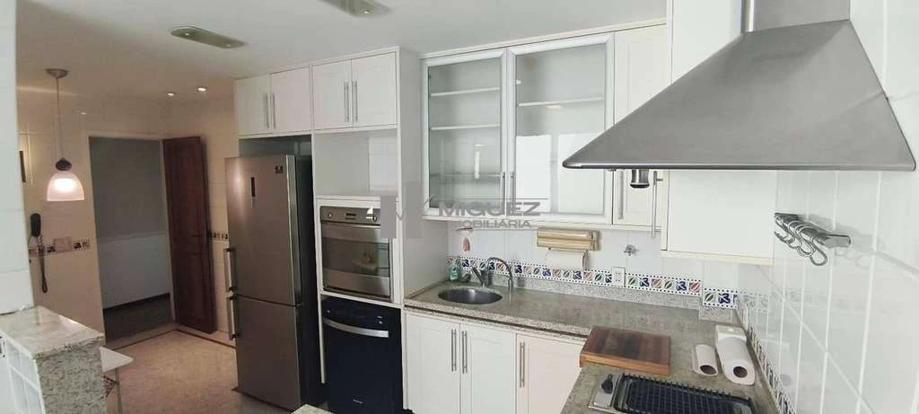 Furnished 321 m² apartment with 4 bedrooms and 2 parking — photo 29