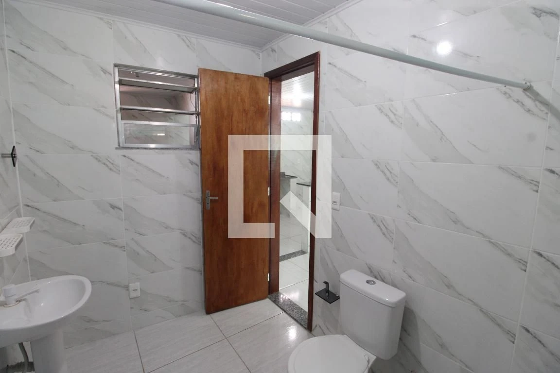 Unfurnished 2-bedroom apartment with open-plan kitchen — photo 2