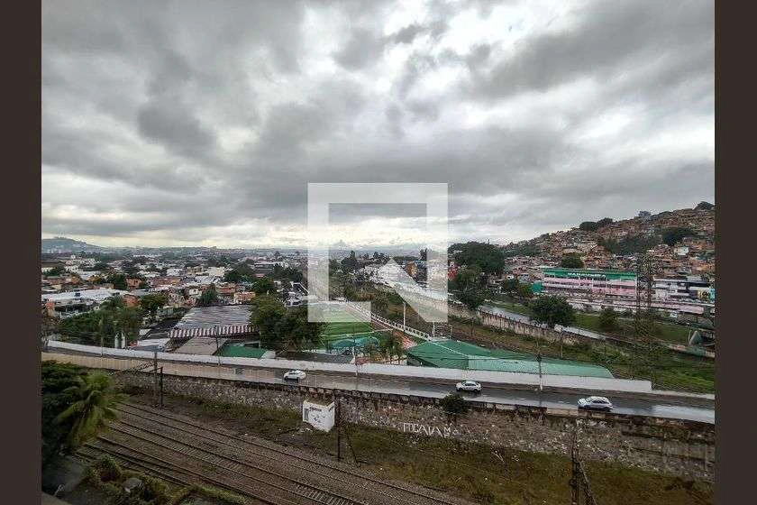 Apartamento de 2 quartos com box de vidro e ducha elétrica — photo 25