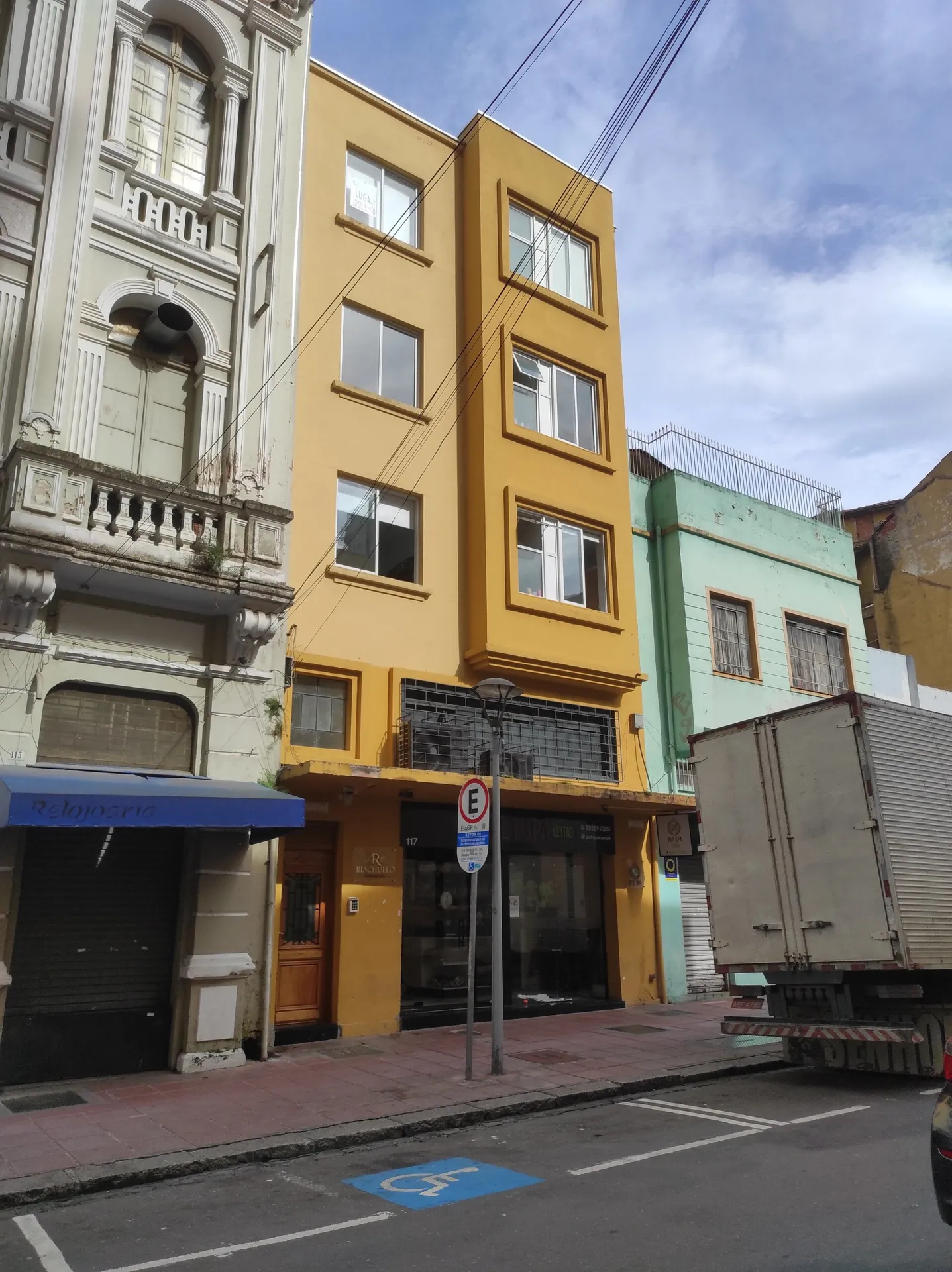Furnished 1-bedroom apartment with no parking, 32 m² — photo 4