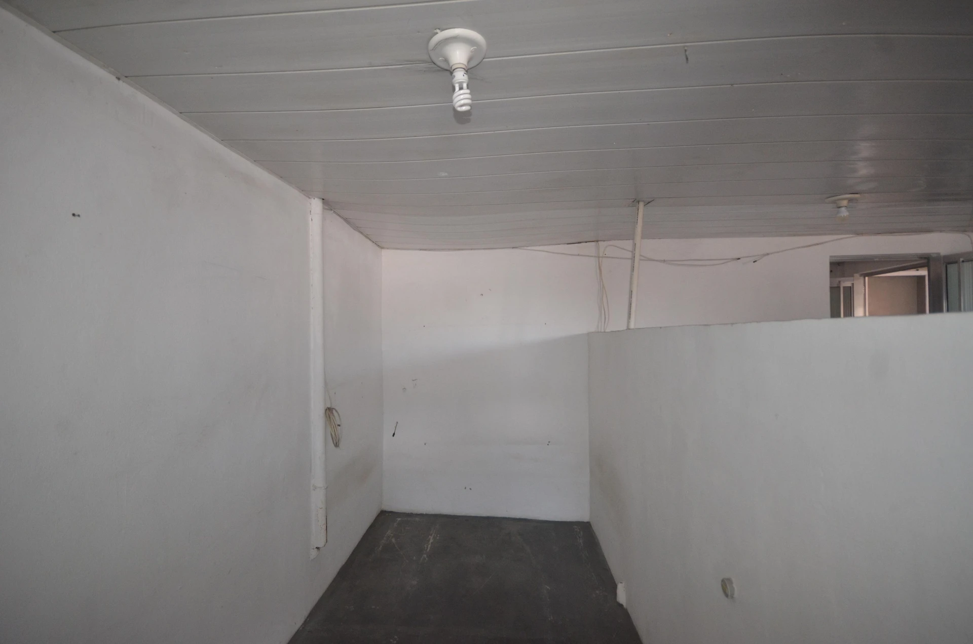 1-bedroom rental apartment with a compact kitchenette — photo 20