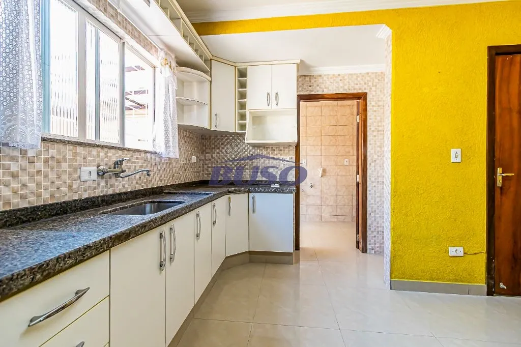 3-bedroom house with a grill on the balcony — photo 13