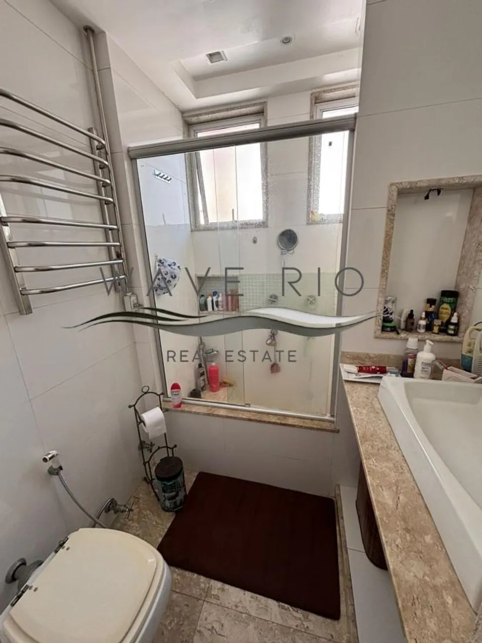 Apartamento mobiliado com 3 dormitórios e 4 banheiros — photo 2