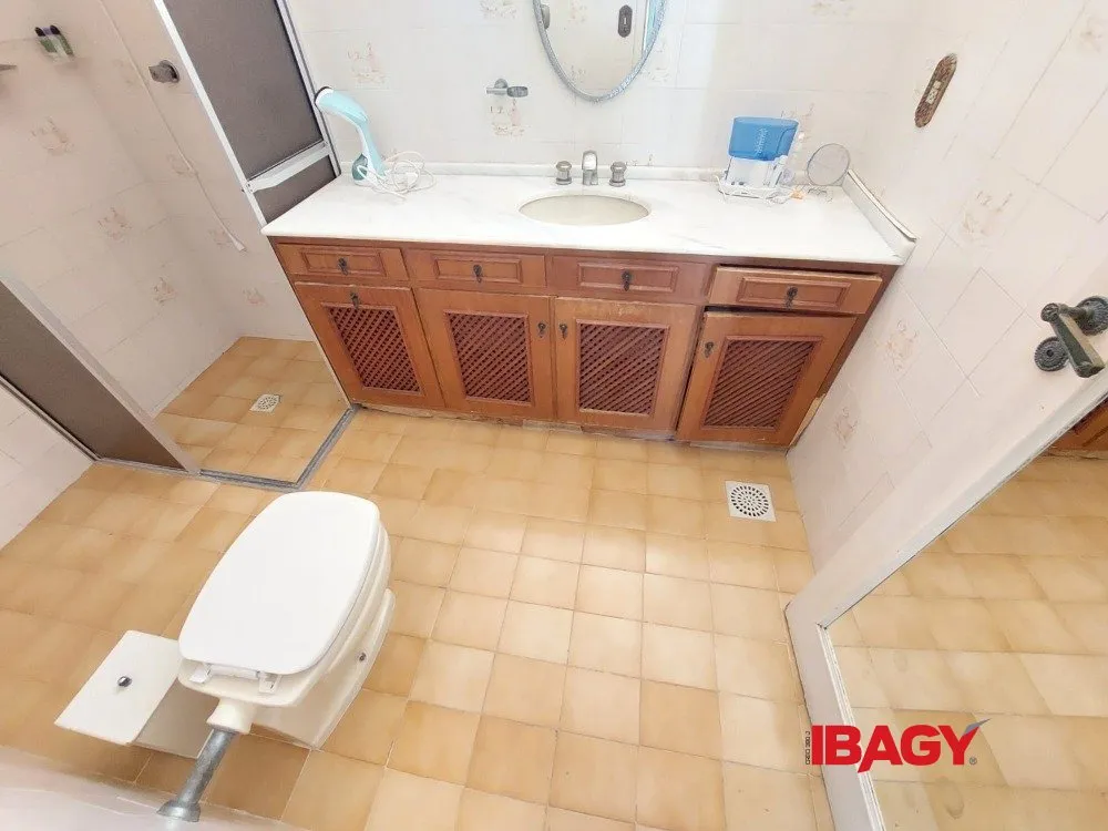 Casa amueblada con 4 dormitorios y 950 m² — photo 38