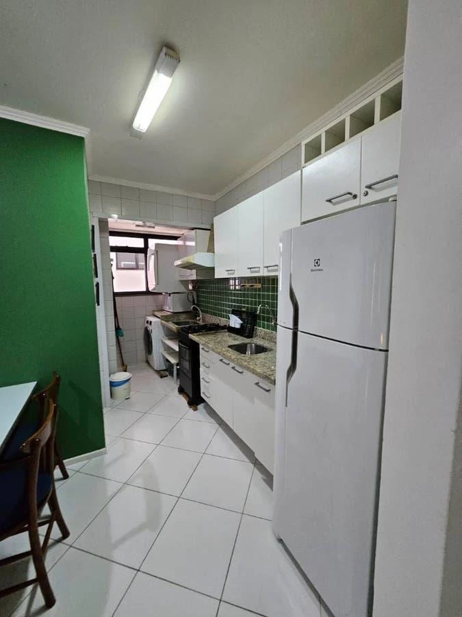Furnished apartment, 84 m², with a glass-enclosed balcony — photo 7