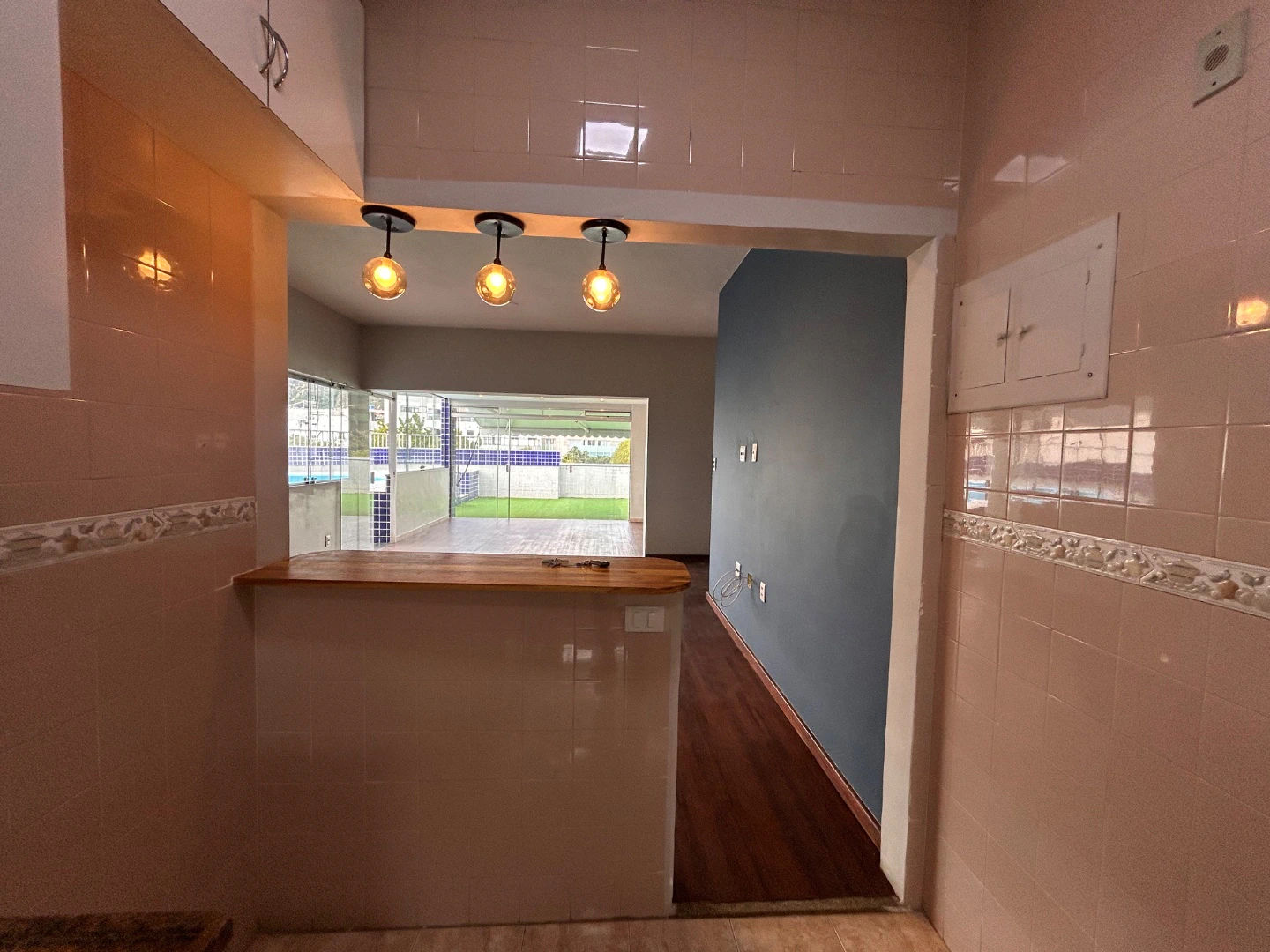 3-bedroom apartment with a terrace and mountain views — photo 21