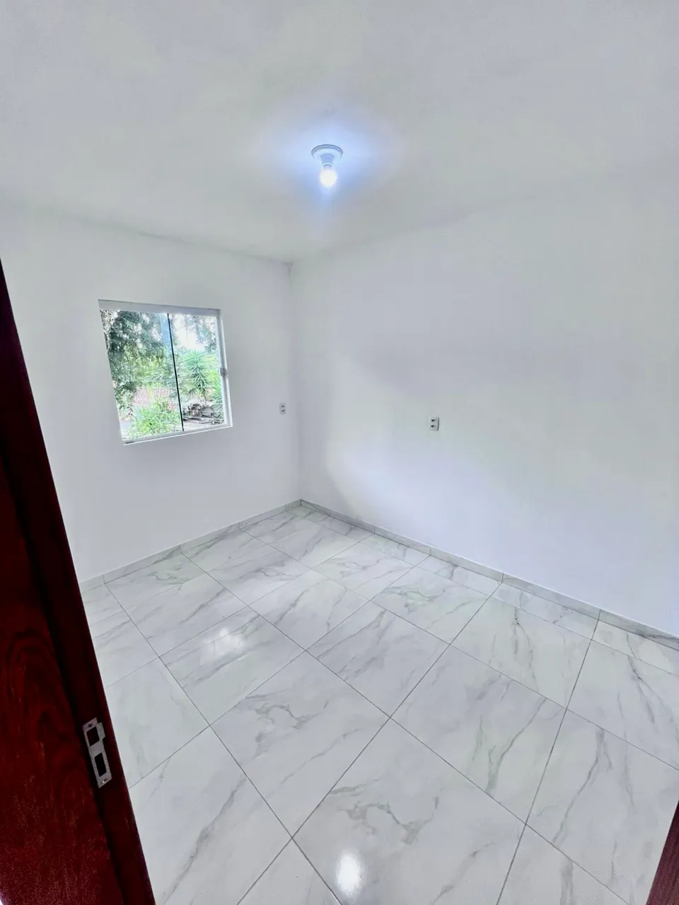 Unfurnished apartment with a compact kitchenette and 1 bedroom — photo 4