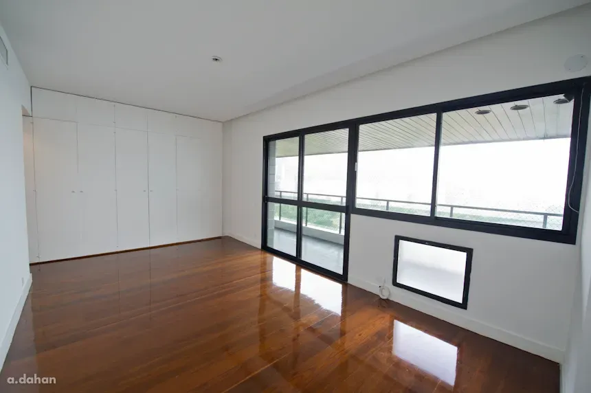Unfurnished apartment with 4 bedrooms and 5 bathrooms — photo 26