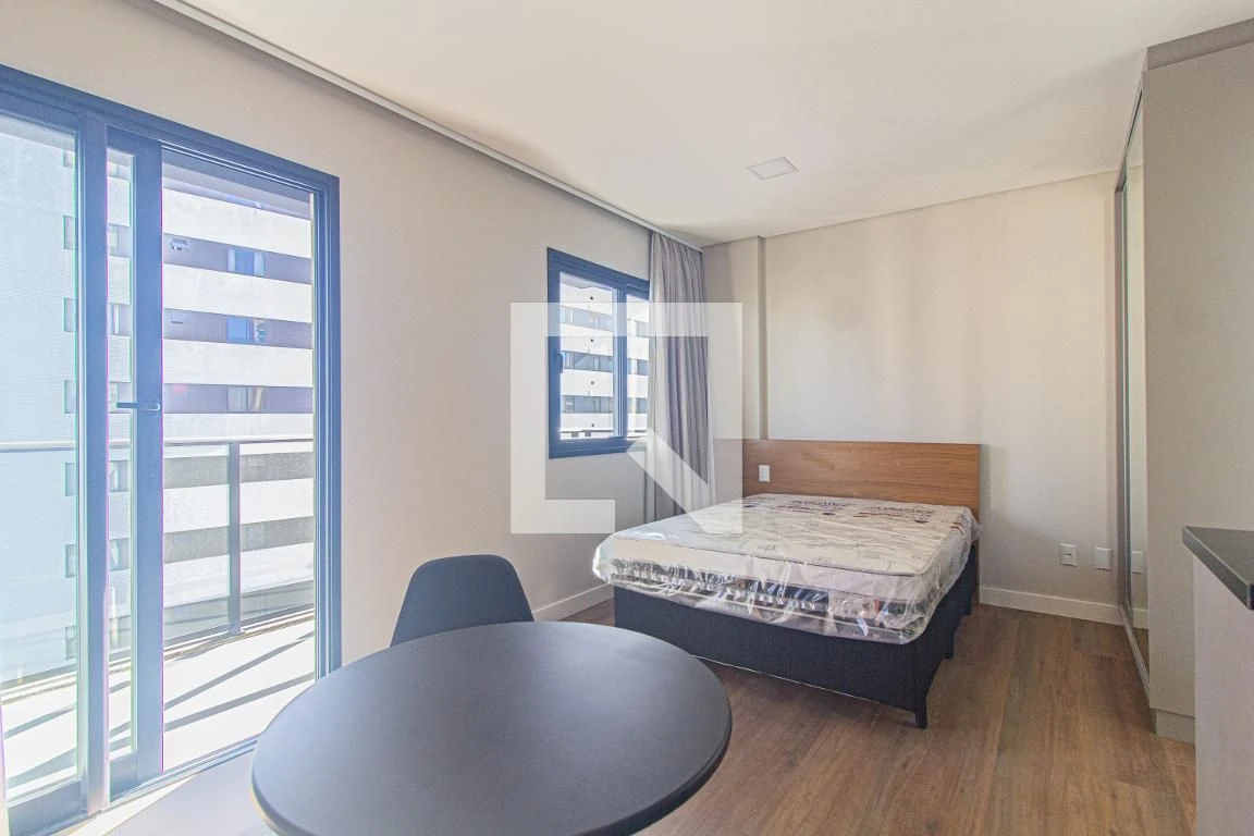Furnished studio in a building with an indoor pool — photo 10