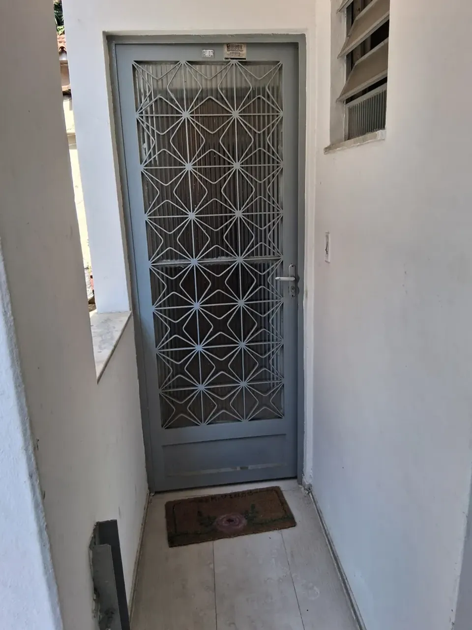 Unfurnished 1-bedroom 1-bath apartment, no parking — photo 3
