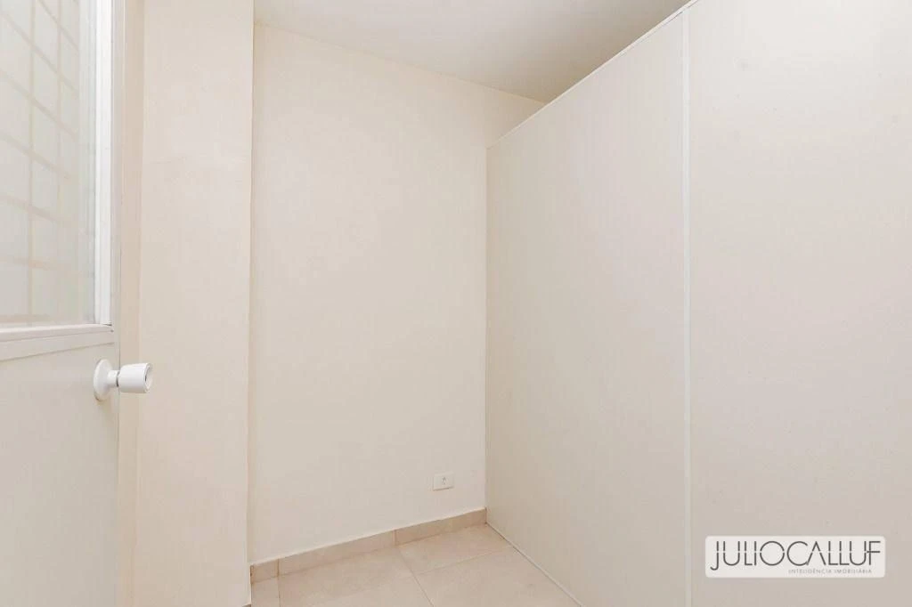 4-bedroom house with a washing machine in Curitiba — photo 44