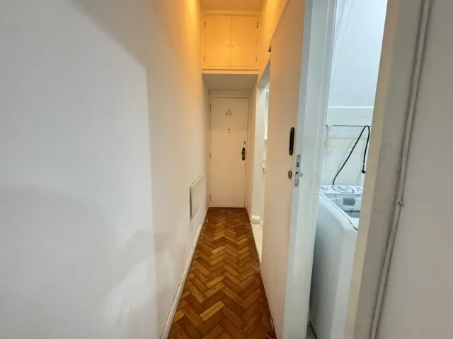 Unfurnished studio with 1 bedroom and 1 bathroom — photo 10