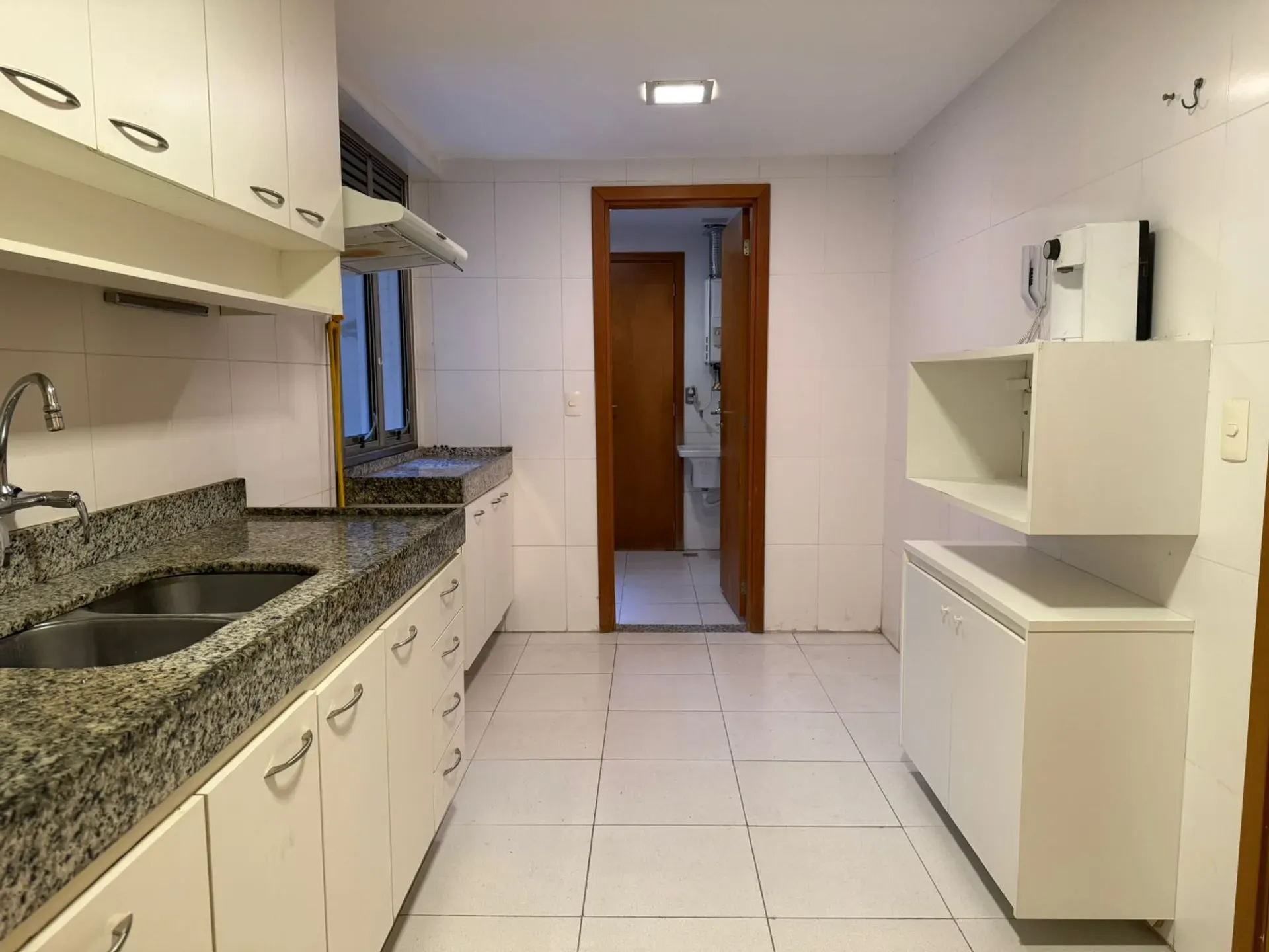 Apartamento com 4 quartos e 5 banheiros, 193 m² — photo 15