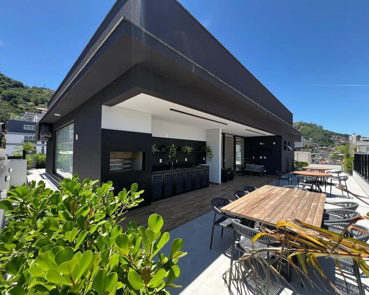 One-bedroom apartment with a grill on the balcony — photo 7