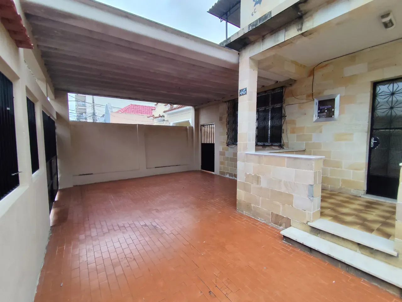 House with 3 bedrooms and 3 bathrooms, 1 parking spot — photo 4