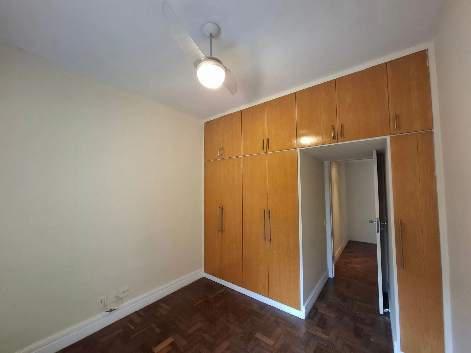 Floor-to-ceiling windows in a 3-bedroom apartment, 150 m² — photo 10