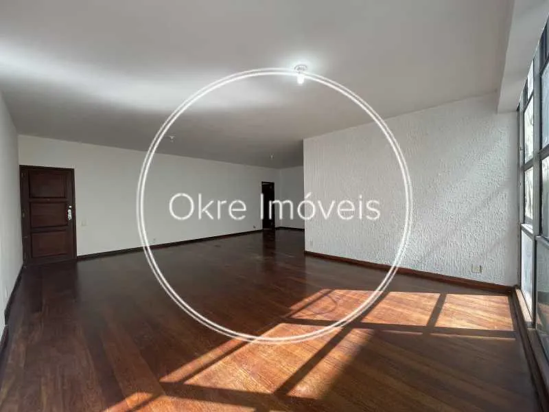 Квартира с 3 спальнями и сюит-ванной, 159 м² — photo 16