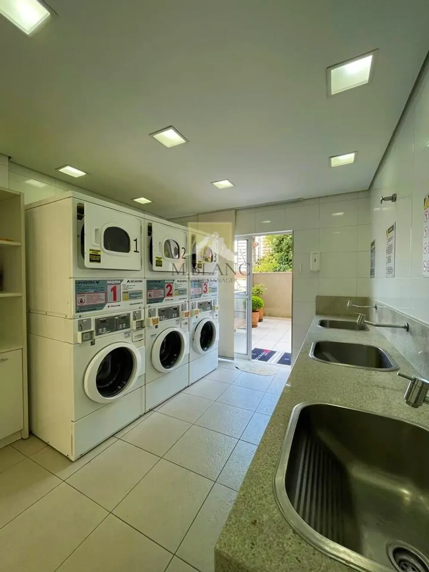 35 m² apartment with a home office and a washing machine — photo 6
