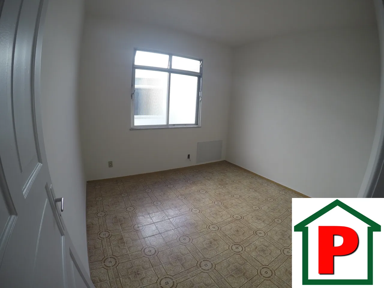 Apartamento sem mobília com cozinha separada e fechada — photo 5