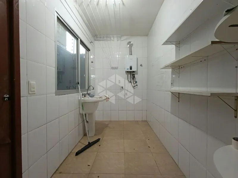 4-bedroom house with a bathtub in Florianópolis — photo 14