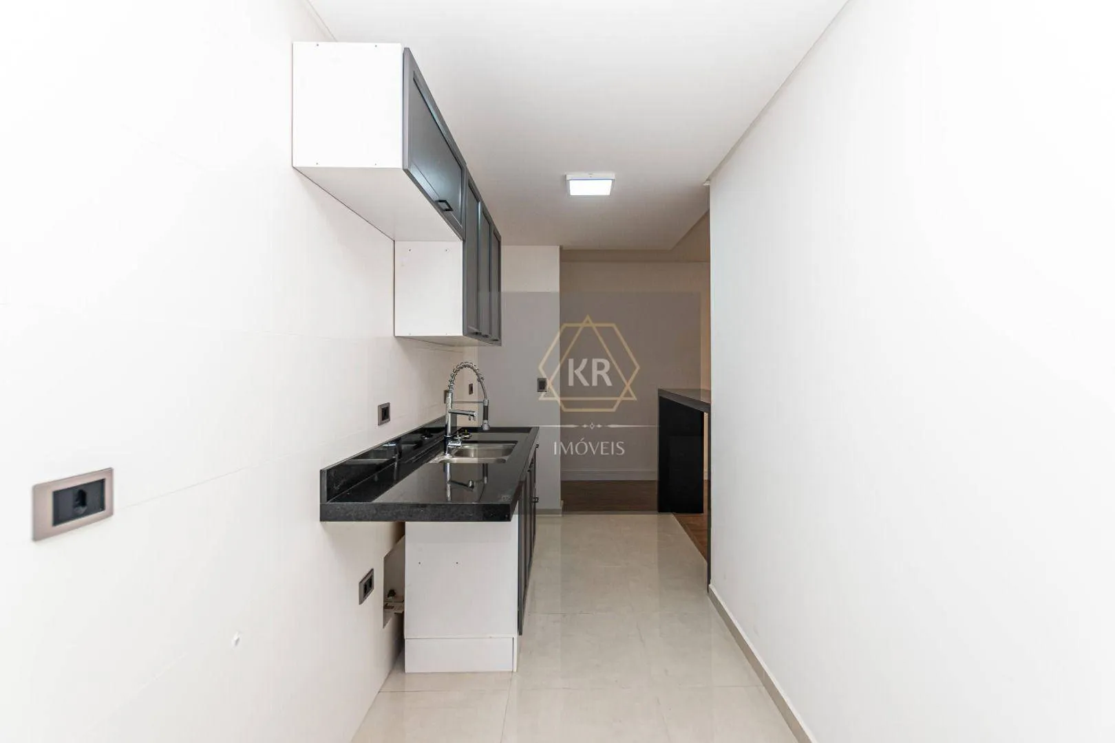 3-bedroom apartment with a private BBQ area — photo 31