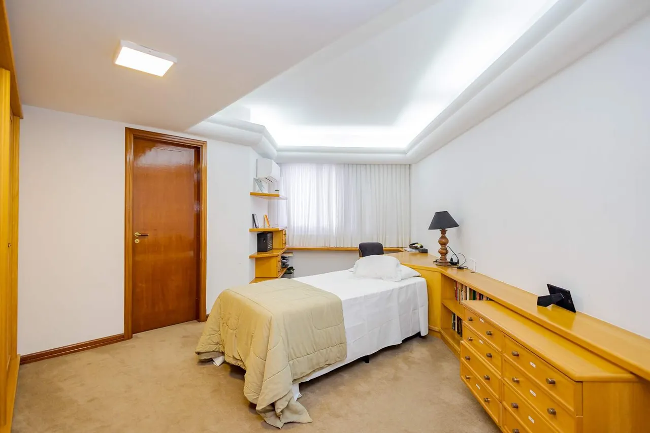 4-bedroom apartment with 2 en-suites and 427 m² — photo 18
